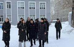 呼伦贝尔市人社局副局长黄义喜  一行到学院检查指导校园安全工作